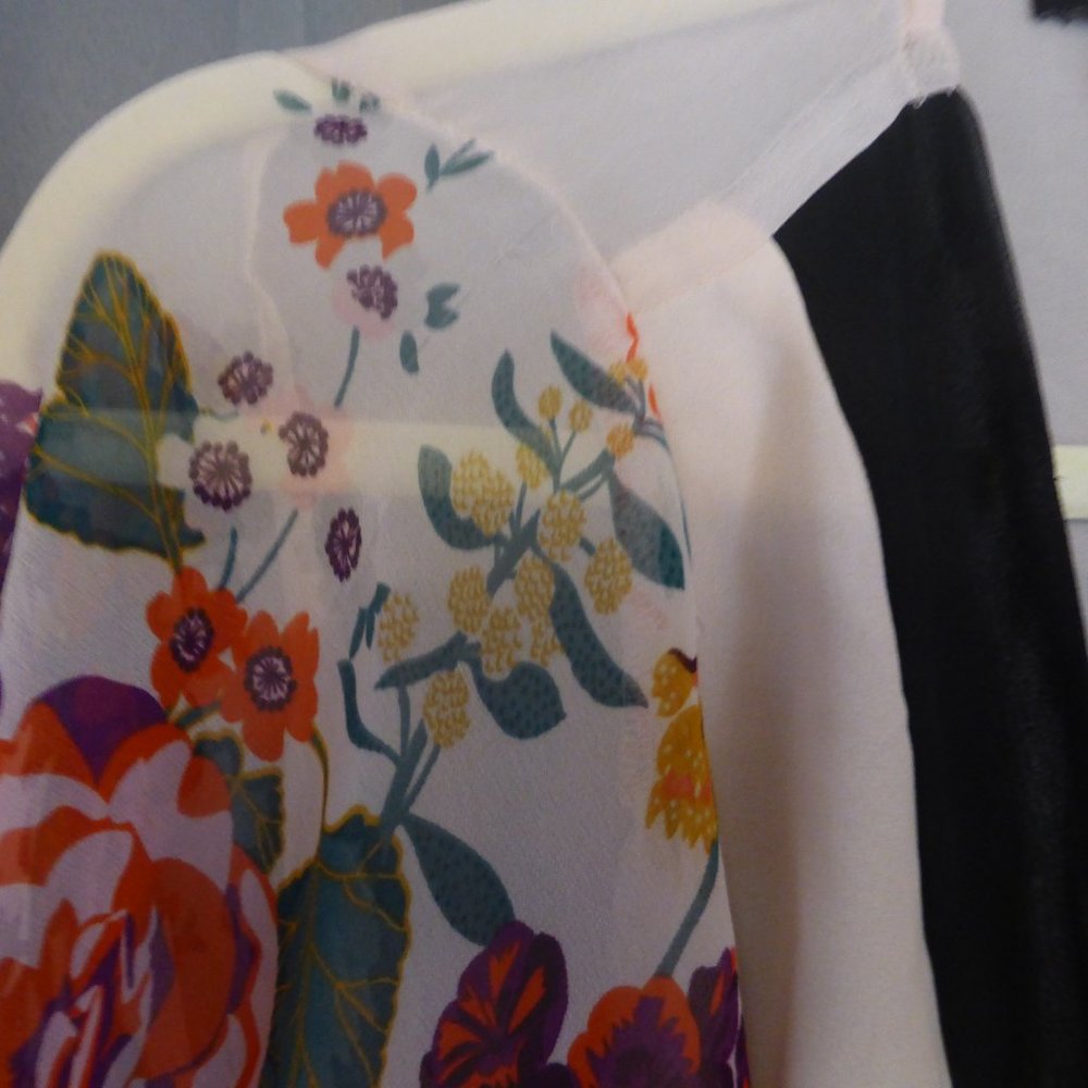 Gorgeous H&M Conscious Collection Floral Kimono Style Top - Picture 3 of 6